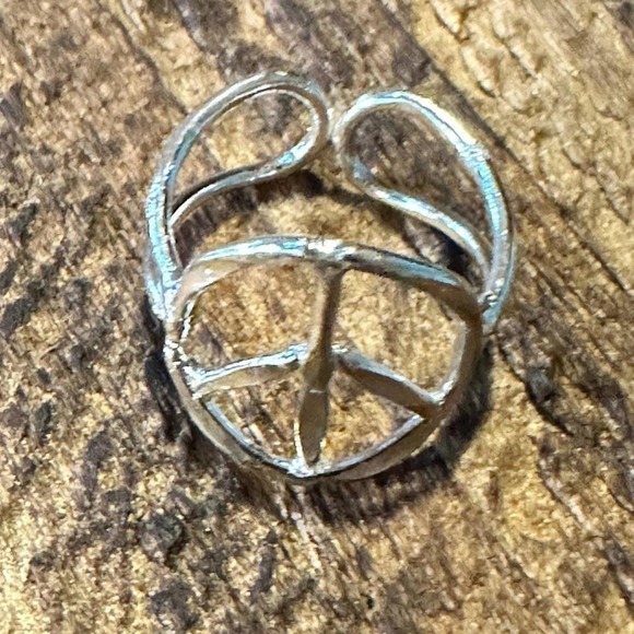 Handmade Artesian Hippie Silver Peace Sign Adjustable Ring, Gift Box - Picture 3 of 7